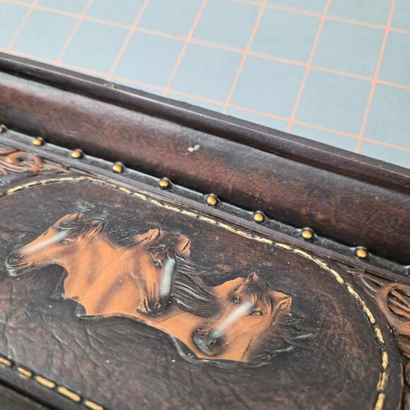 Faux Tooled Leather Western Horse Studded Trinket Tray Silver Conchas - Picture 13 of 14